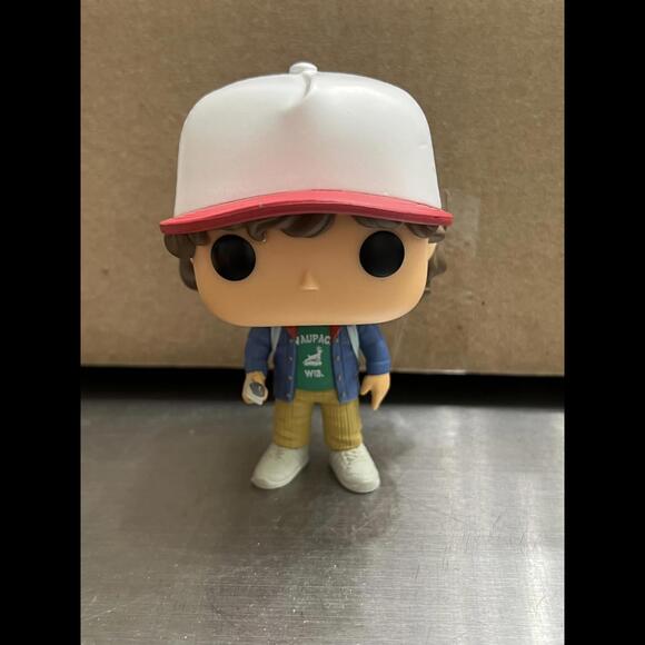 Funko Pop- Dustin- Stranger Things - Picture 1 of 1